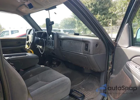 2004 Chevrolet Silverado 2500Hd Ls z USA, uszkodzony, nr VIN 1GCHK29U54E383246